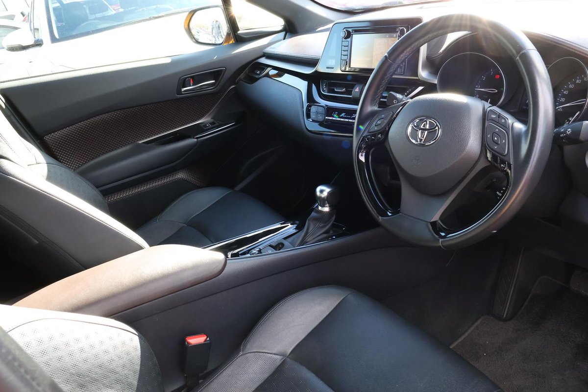 2017 Toyota C-HR Koba NGX10R image 7