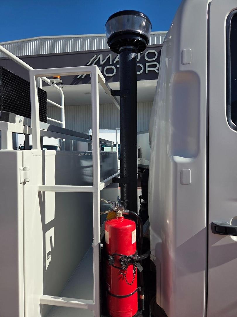 2019 Hino Fd 1124-500 Series 6 Ton Crew Cab Tray image 9