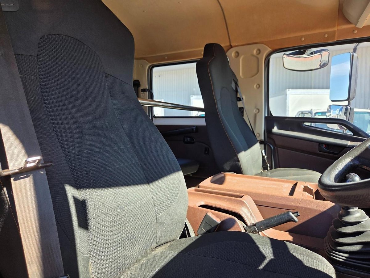 2019 Hino Fd 1124-500 Series 6 Ton Crew Cab Tray image 7