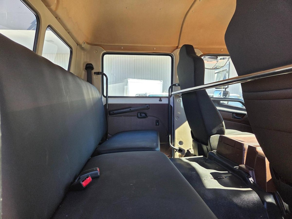 2019 Hino Fd 1124-500 Series 6 Ton Crew Cab Tray image 11