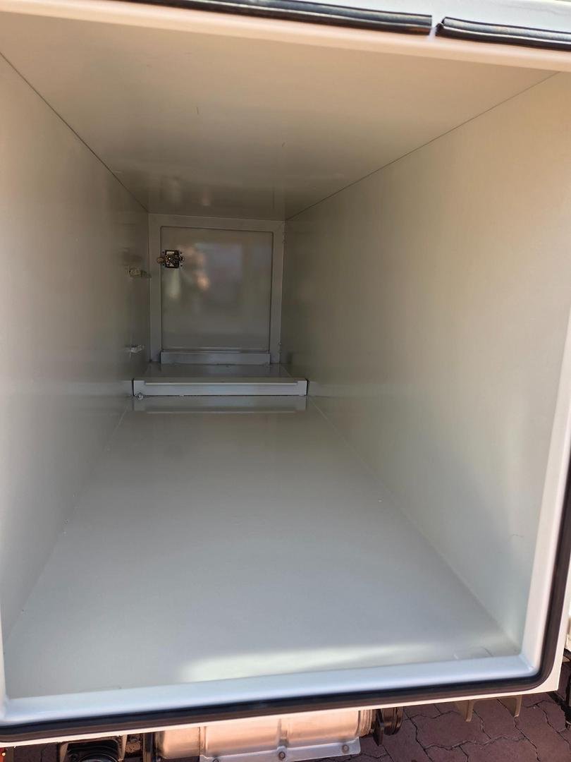 2019 Hino Fd 1124-500 Series 6 Ton Crew Cab Tray image 8