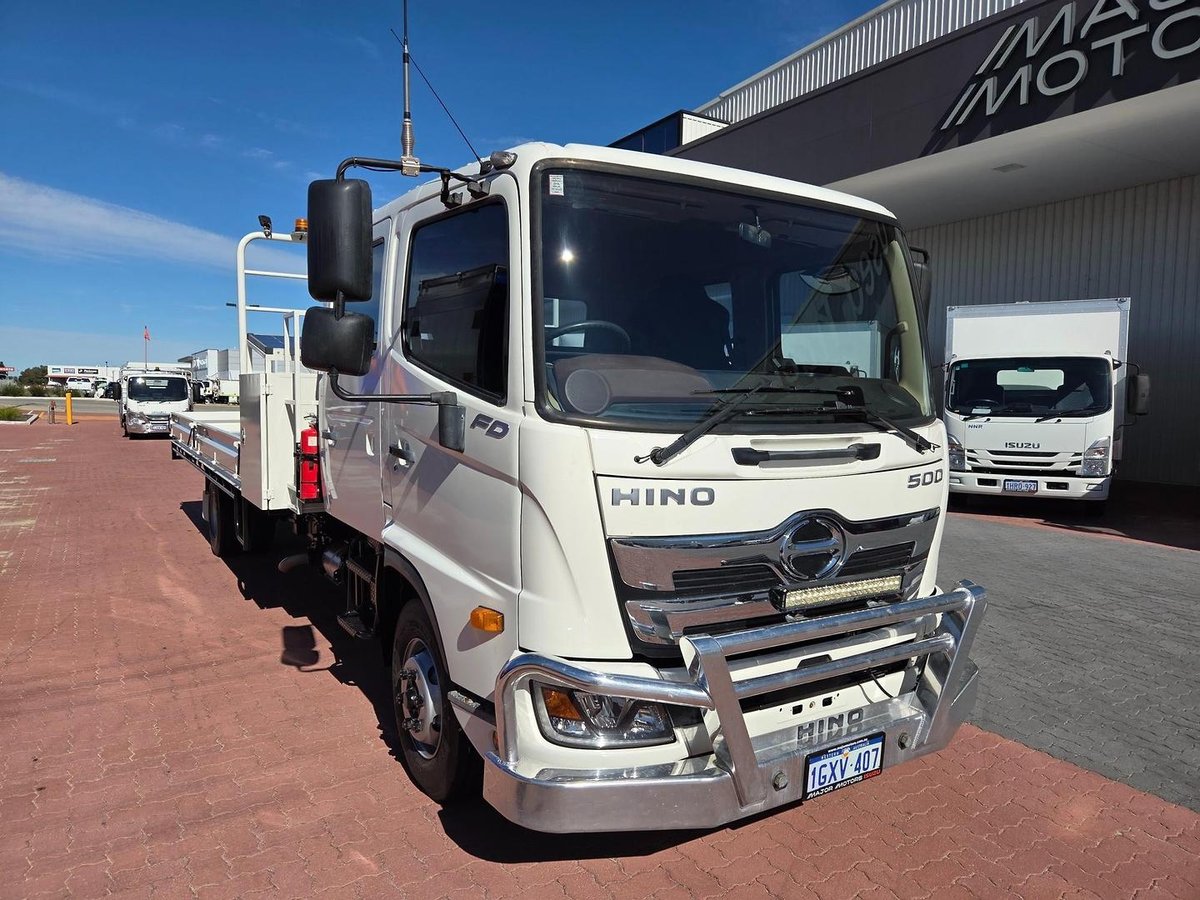 2019 Hino Fd 1124-500 Series 6 Ton Crew Cab Tray image 6