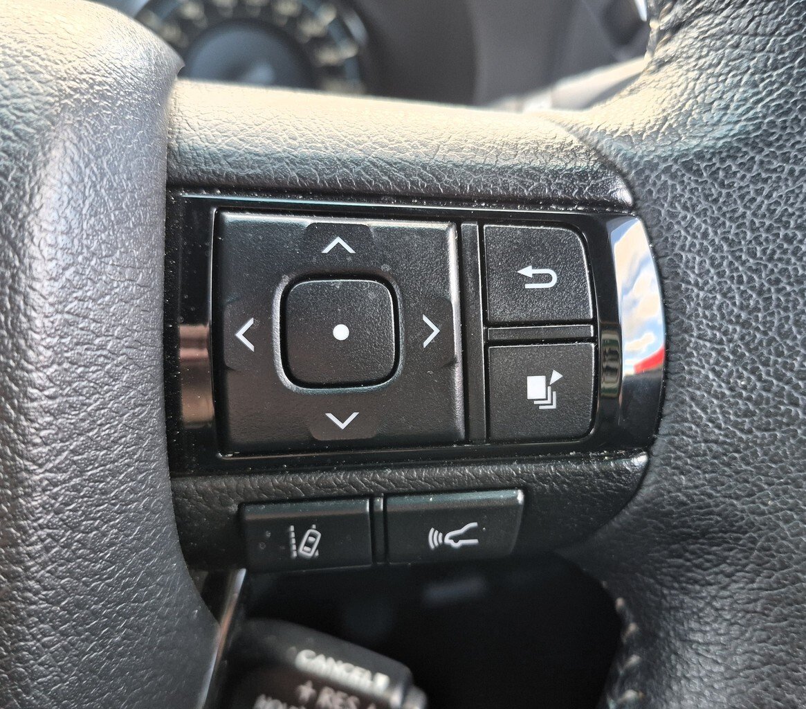 2023 Toyota Hilux 4x4 image 13