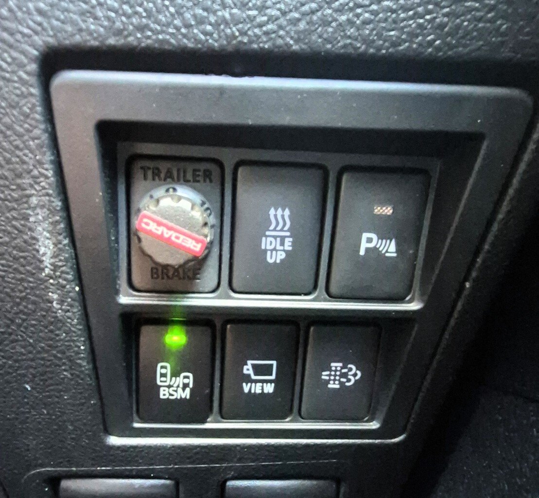 2023 Toyota Hilux 4x4 image 24