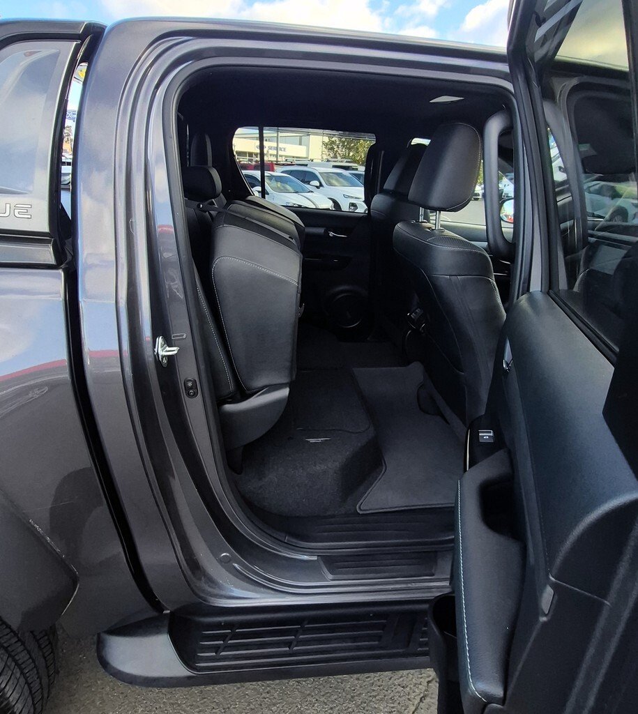 2023 Toyota Hilux 4x4 image 27