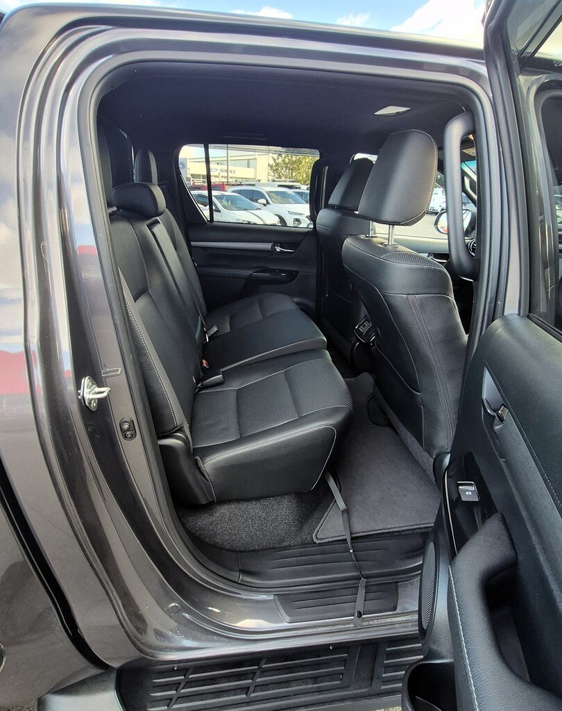 2023 Toyota Hilux 4x4 image 28