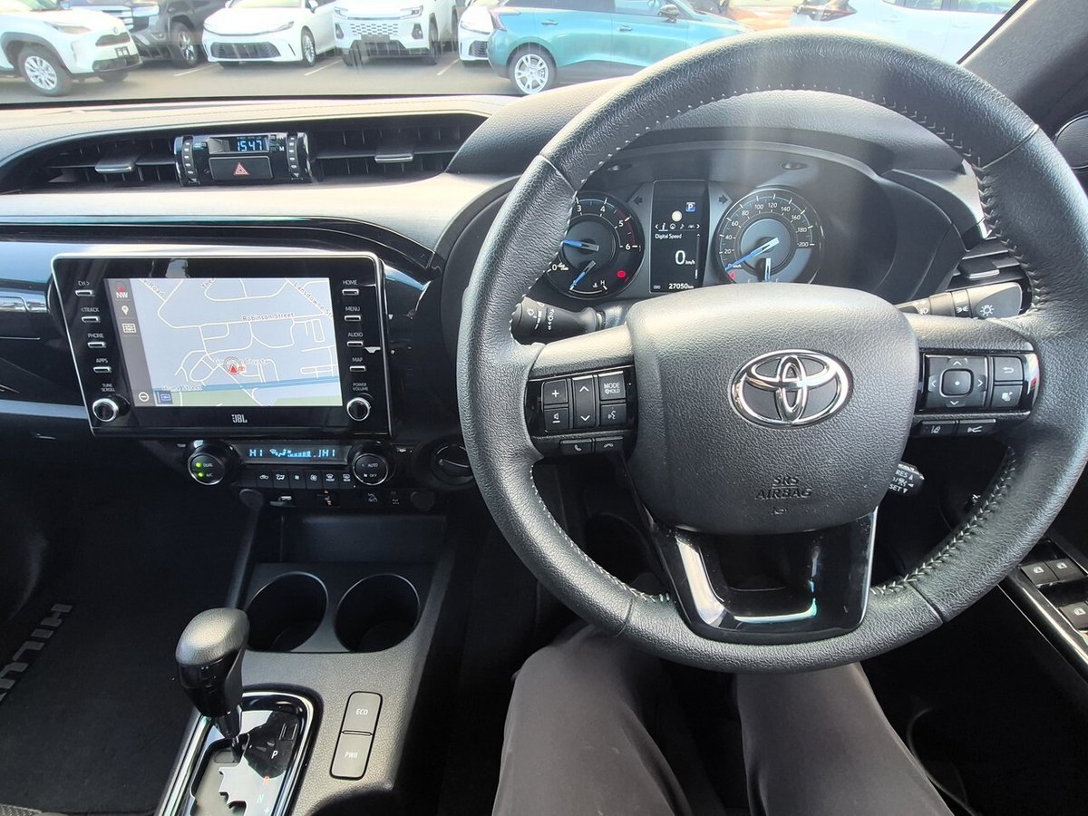 2023 Toyota Hilux 4x4 image 29