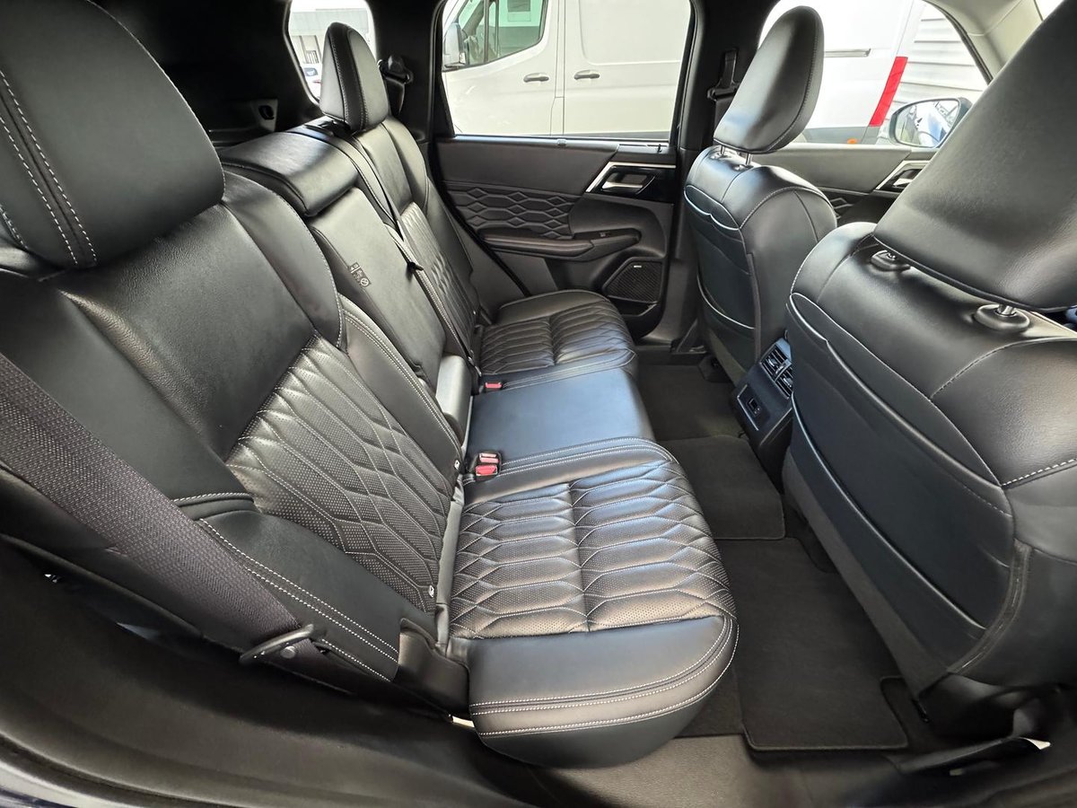2025 Mitsubishi Outlander Exceed ZM MY25 AWD image 10