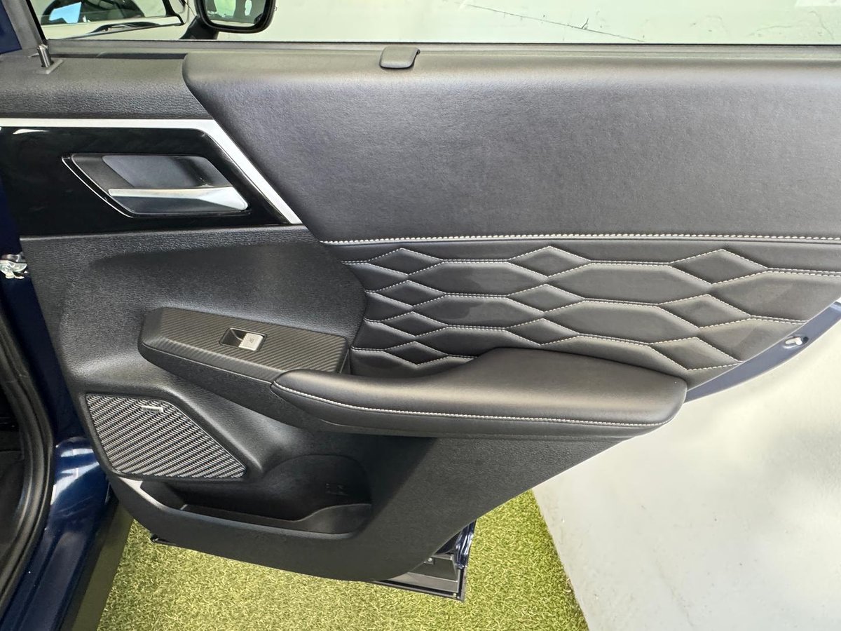 2025 Mitsubishi Outlander Exceed ZM MY25 AWD image 14