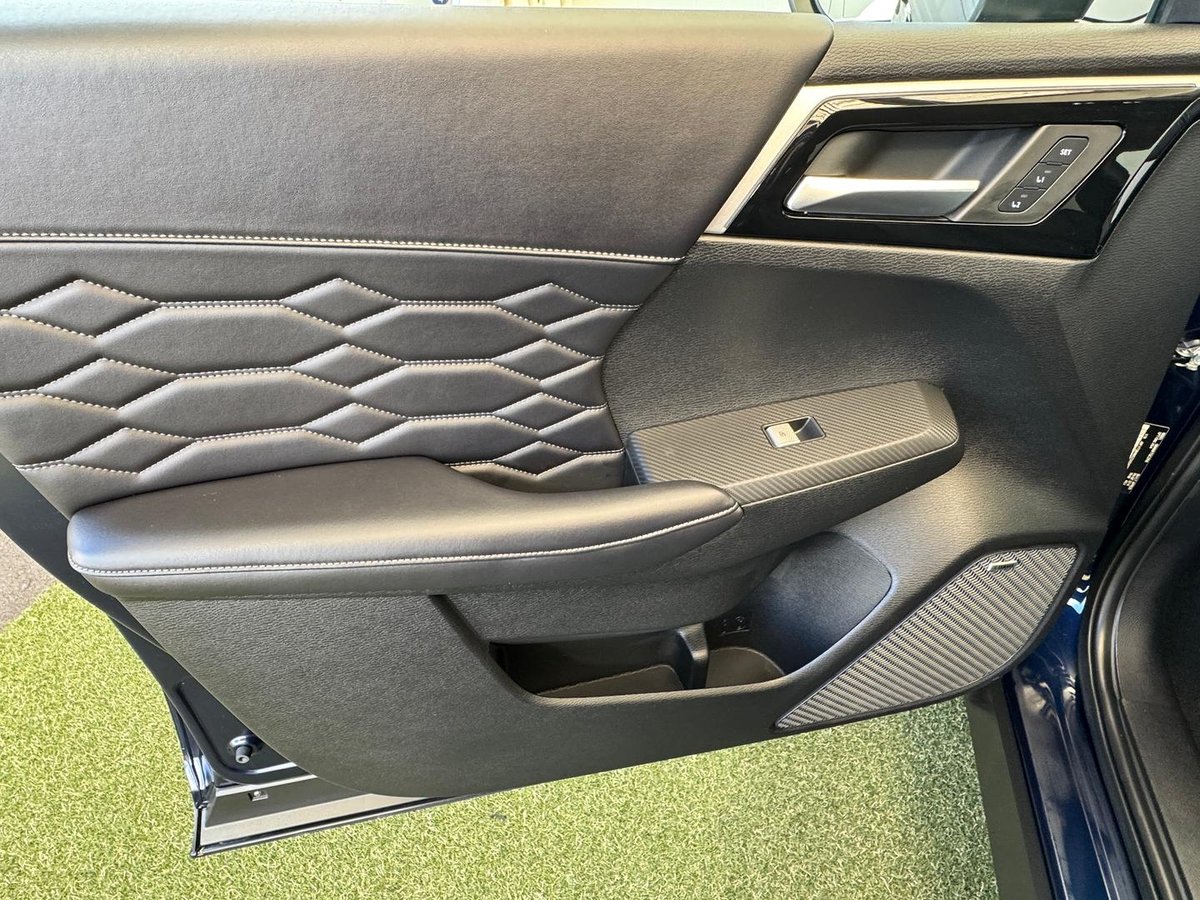 2025 Mitsubishi Outlander Exceed ZM MY25 AWD image 16