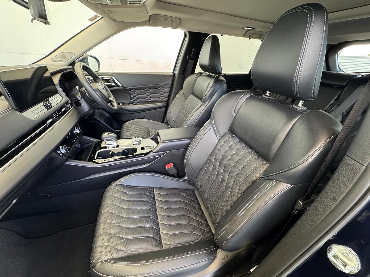 2025 Mitsubishi Outlander Exceed ZM MY25 AWD image 23