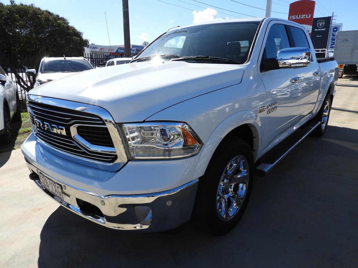 2019 RAM 1500 Laramie DS MY19 4X4 Dual Range image 3