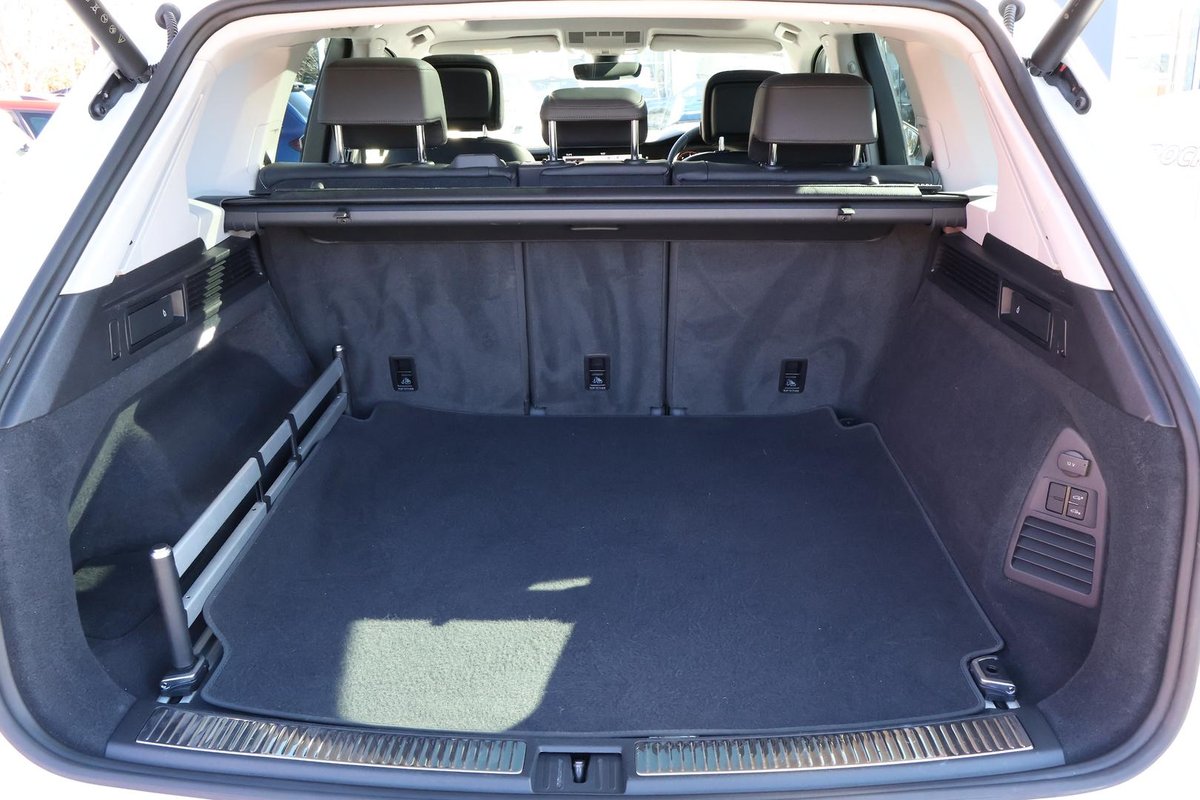 2024 Volkswagen Touareg 210TDI Elegance RC MY24 Four Wheel Drive image 31