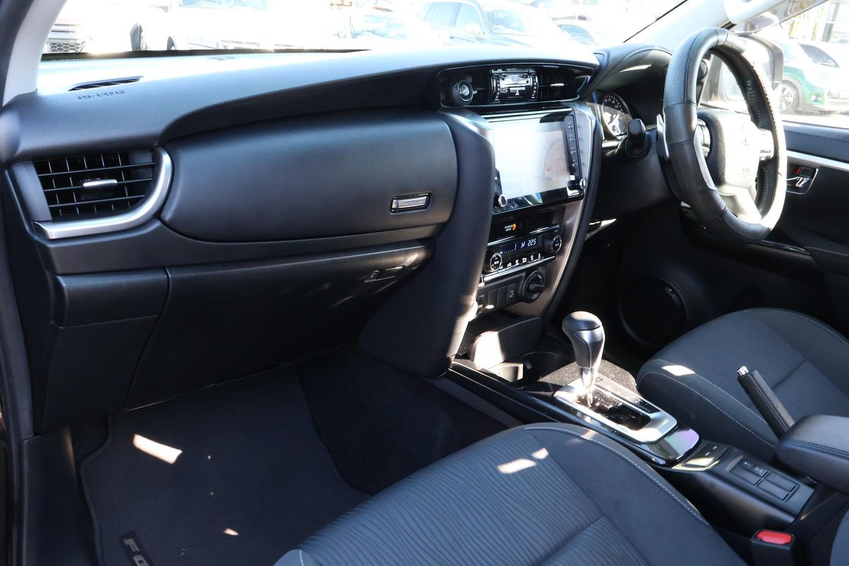 2021 Toyota Fortuner GXL GUN156R 4X4 Dual Range image 24