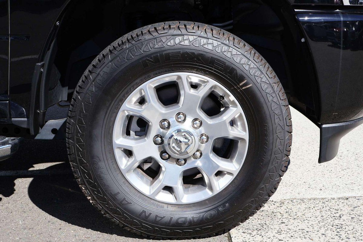 2026 RAM 2500 Laramie DJ MY26 4X4 Dual Range image 8