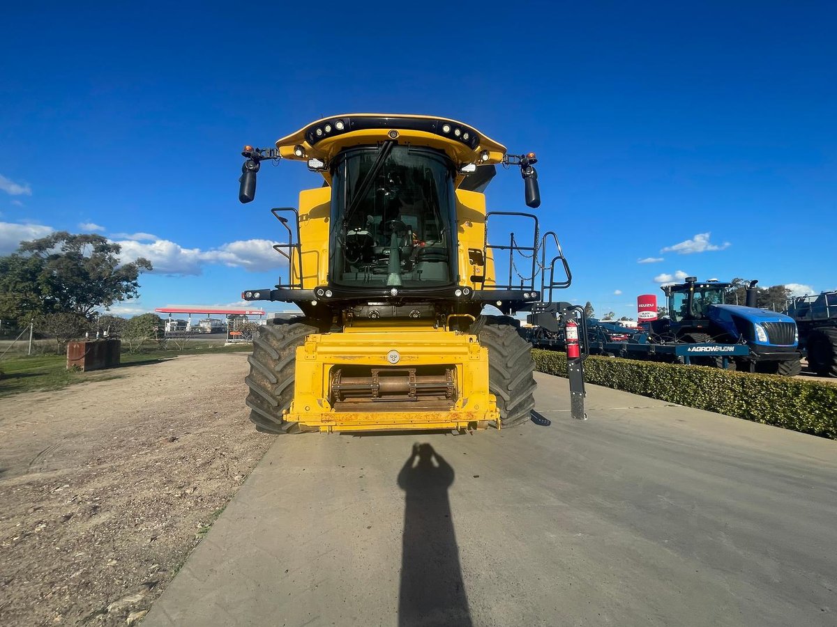 2017 New Holland Cr990 image 2