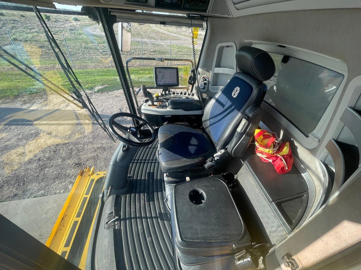 2017 New Holland Cr990 image 14