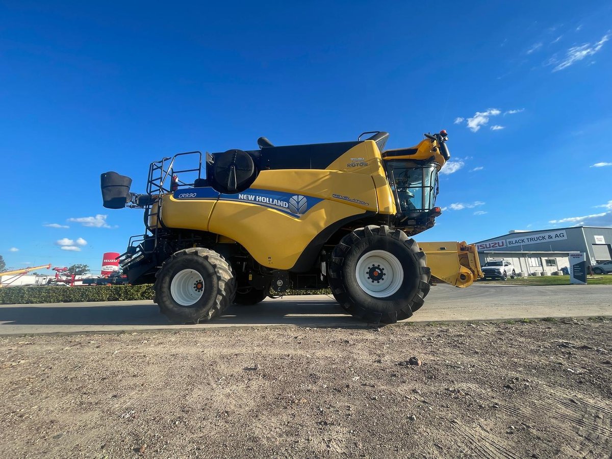2017 New Holland Cr990 image 4