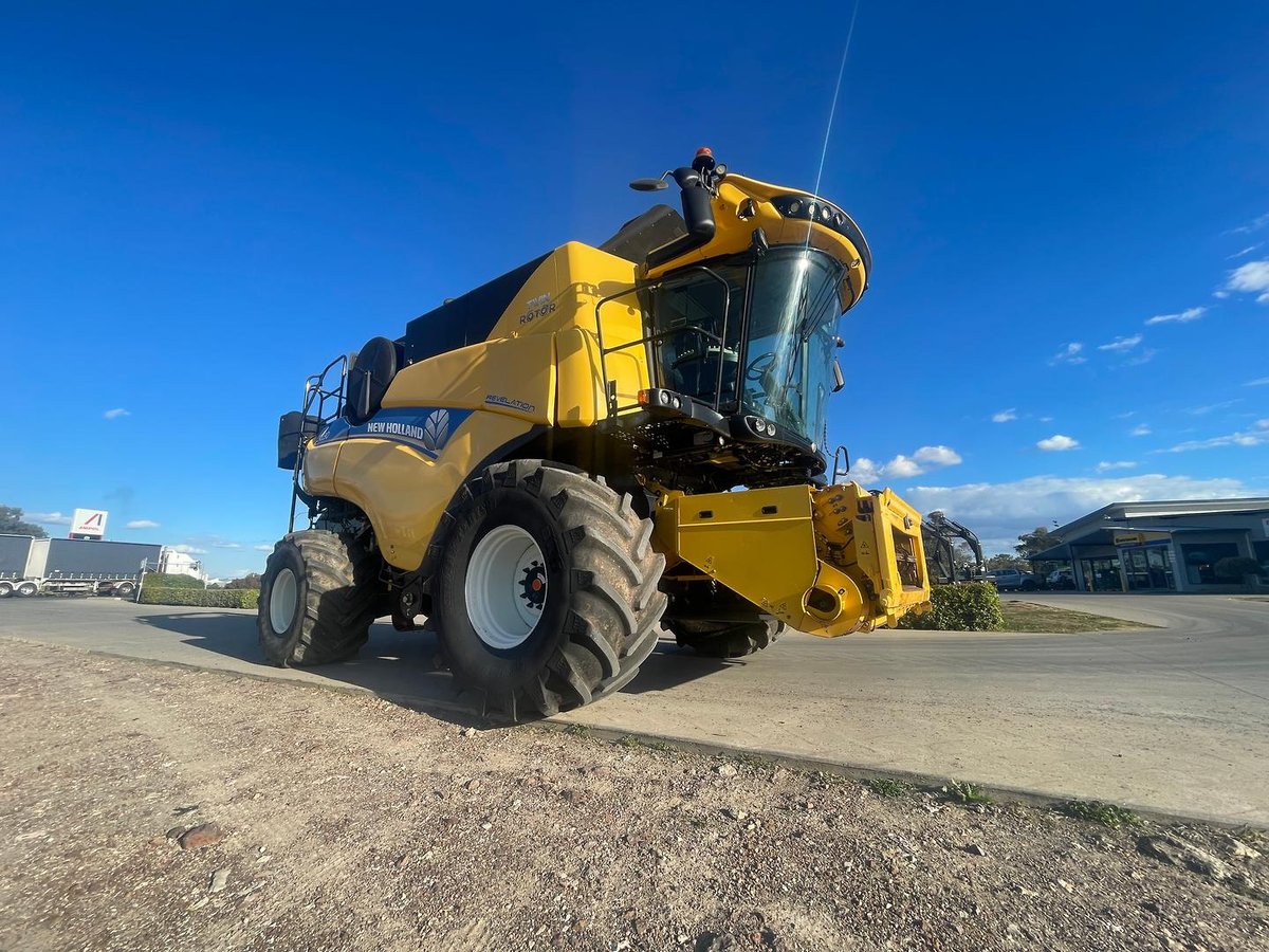 2017 New Holland Cr990 image 3