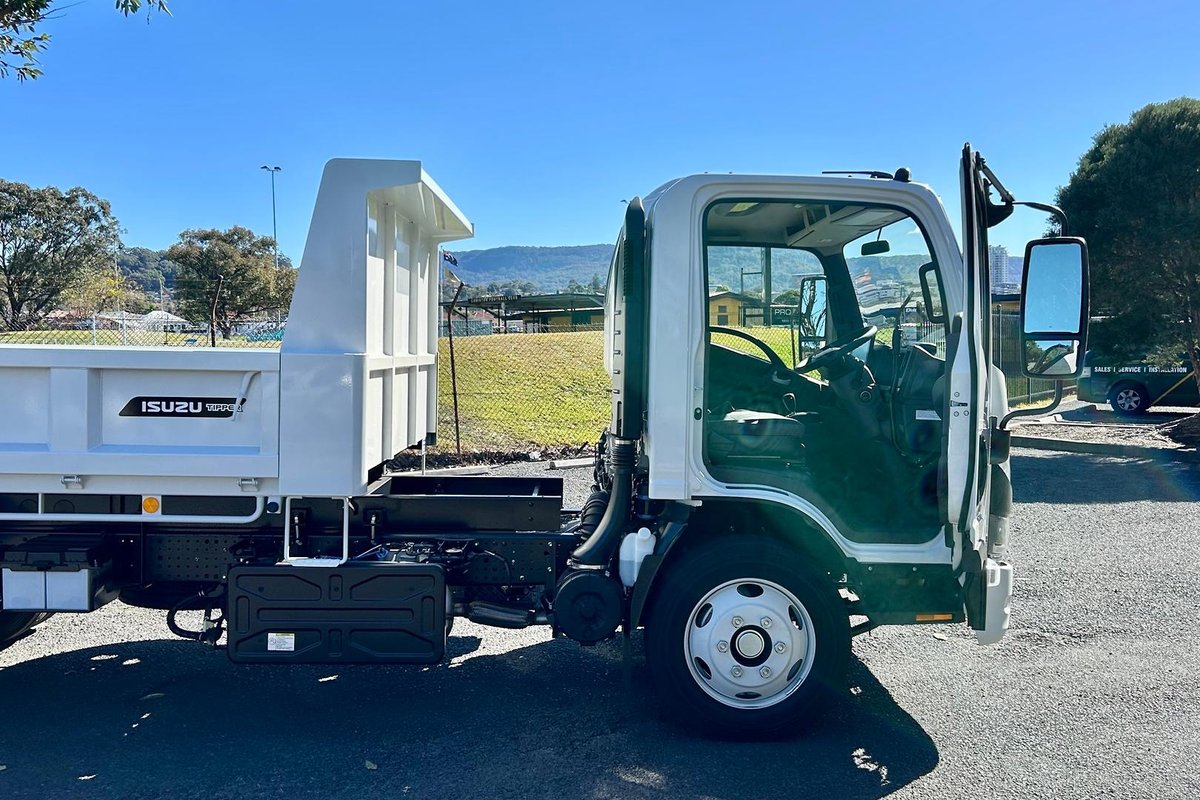 2026 Isuzu N Series NQR 88/80-190 AM D38 Tipper image 23