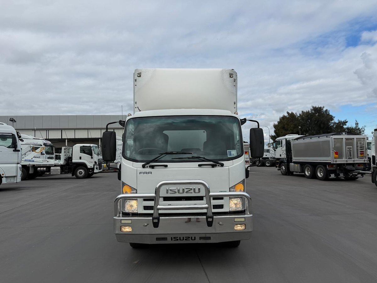 2015 Isuzu F Series FRR 600 image 2