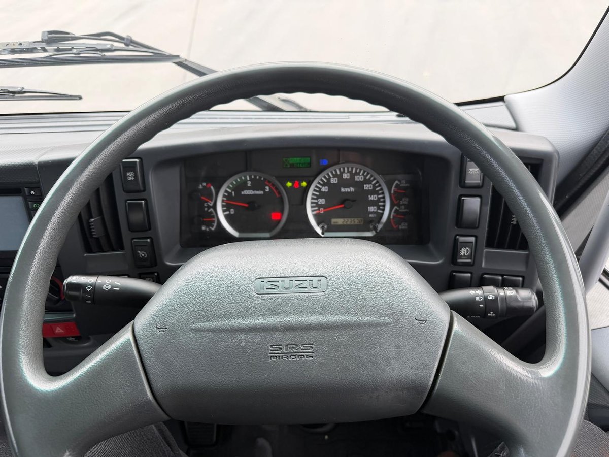 2015 Isuzu F Series FRR 600 image 19