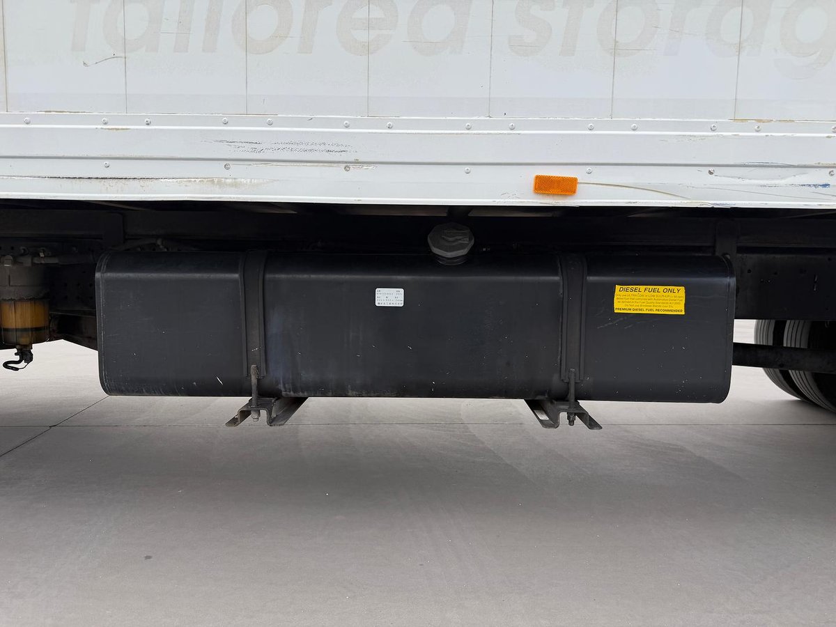 2015 Isuzu F Series FRR 600 image 13