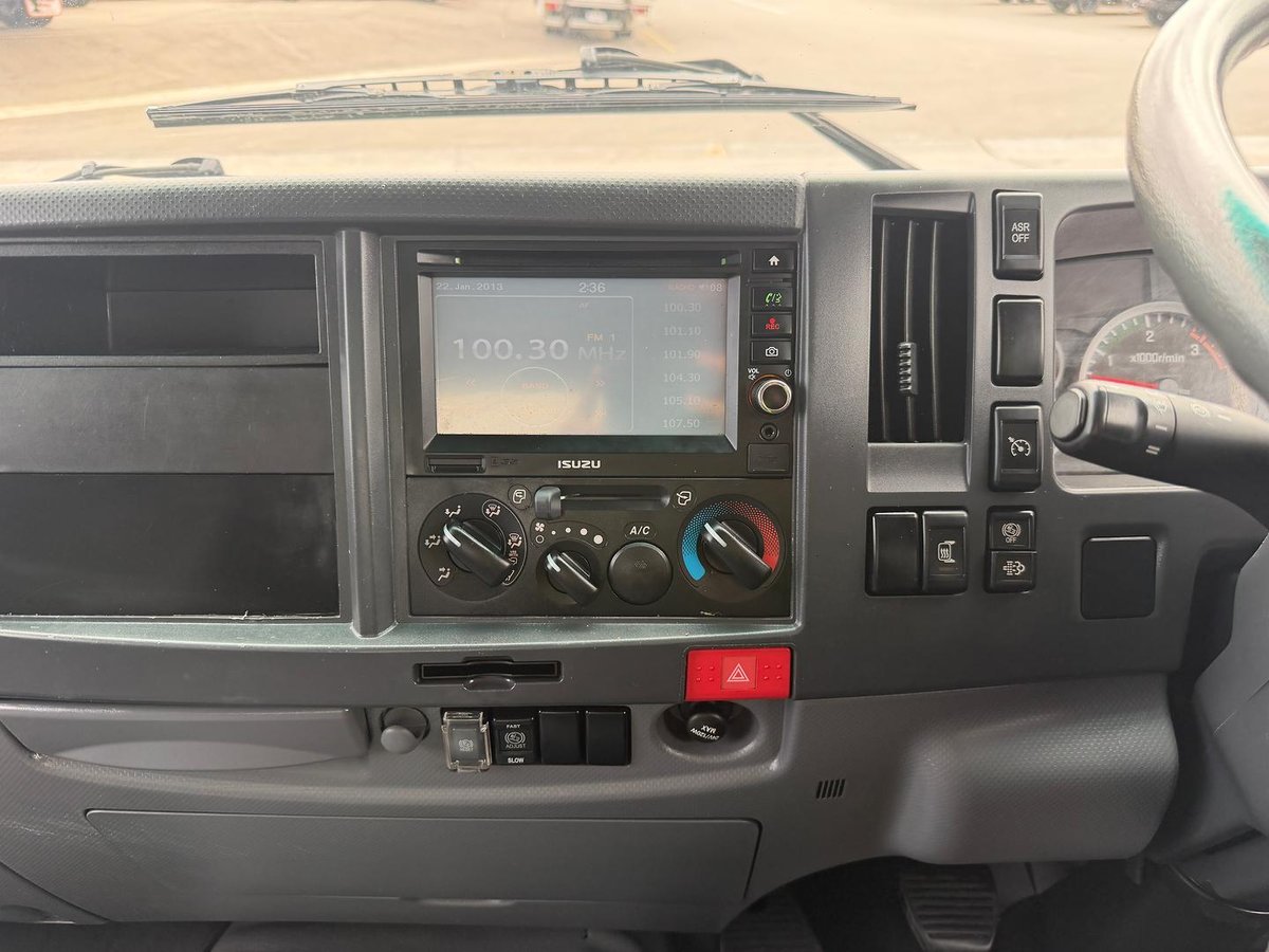 2015 Isuzu F Series FRR 600 image 21