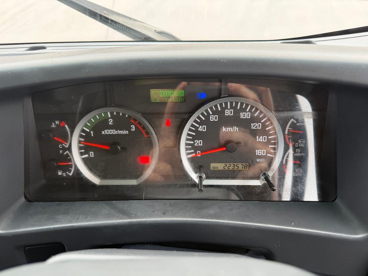 2015 Isuzu F Series FRR 600 image 20
