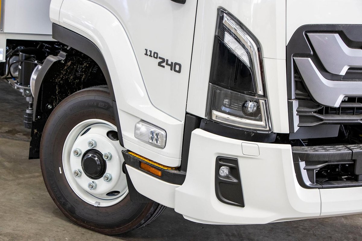 2026 Isuzu F Series FRR 110-240 AM D50 Freightpack image 25