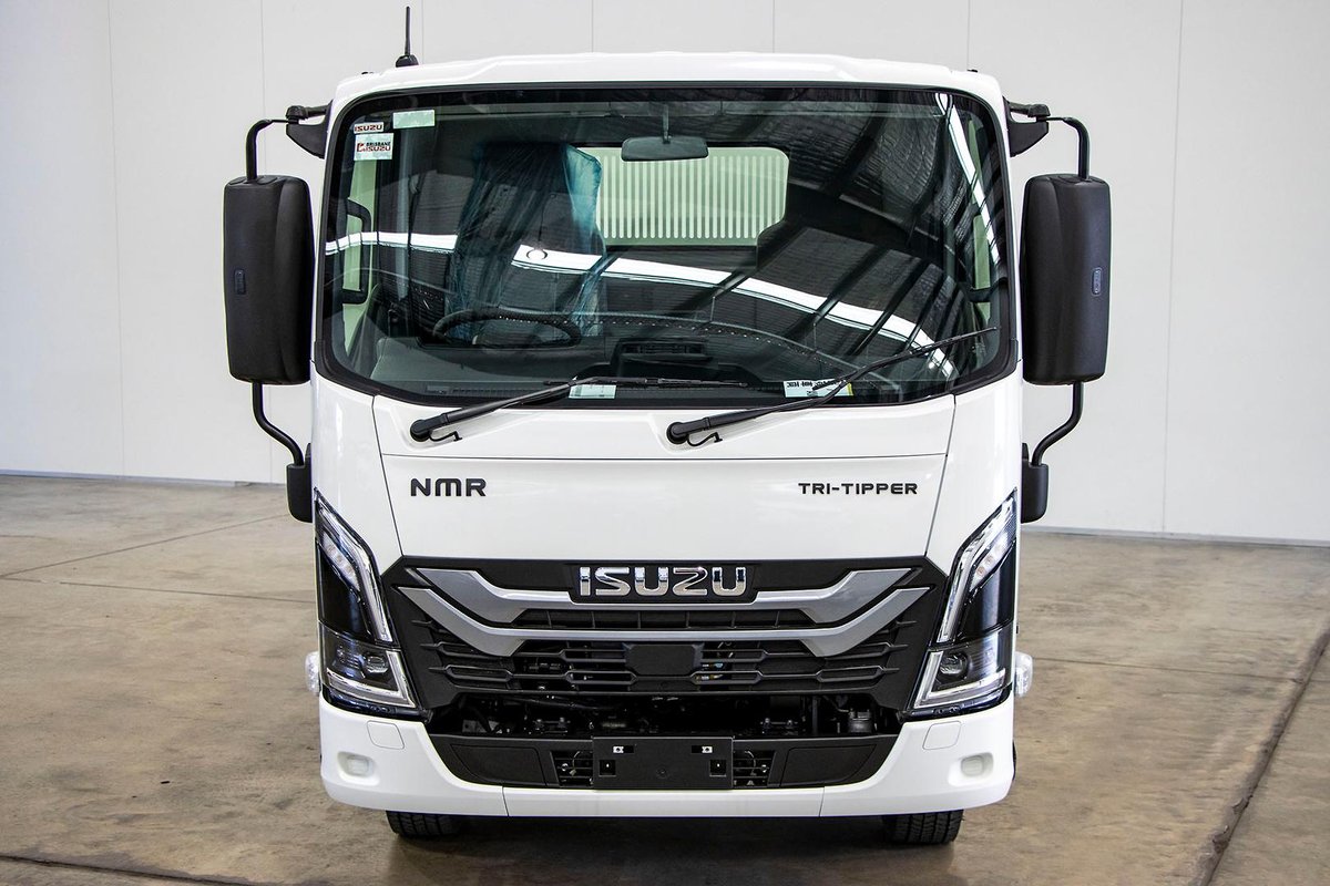 2026 Isuzu N Series NMR 65/45-150 DT D25 Tri-Tipper image 29