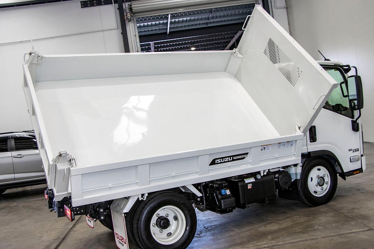 2026 Isuzu N Series NMR 65/45-150 DT D25 Tri-Tipper image 6