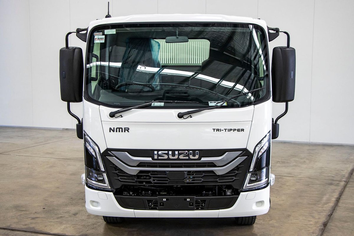 2026 Isuzu N Series NMR 65/45-150 DT D25 Tri-Tipper image 29