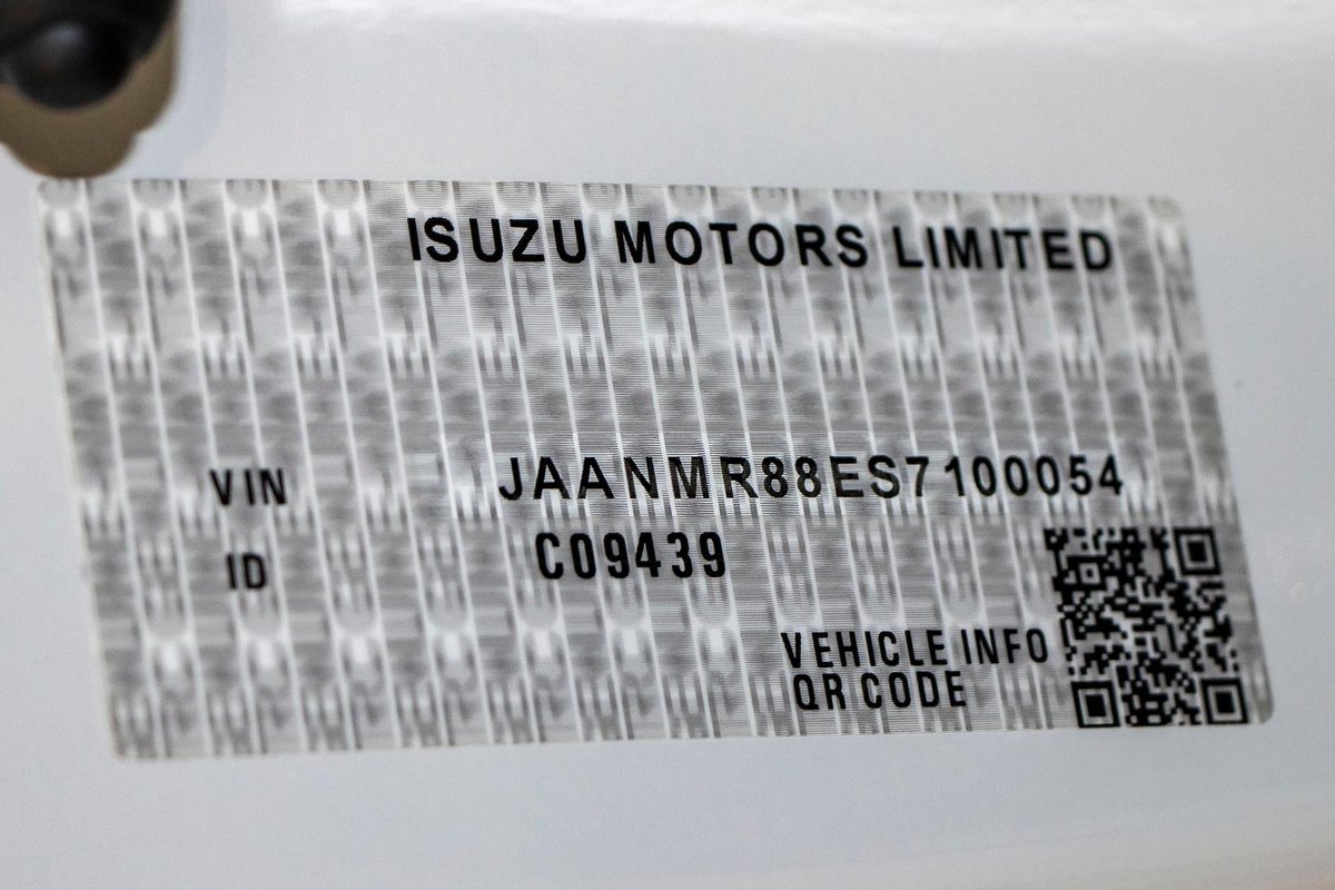 2026 Isuzu N Series NMR 65/45-150 DT D25 Tri-Tipper image 28