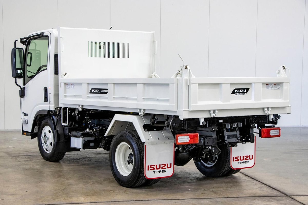2026 Isuzu N Series NMR 65/45-150 DT D25 Tri-Tipper image 3