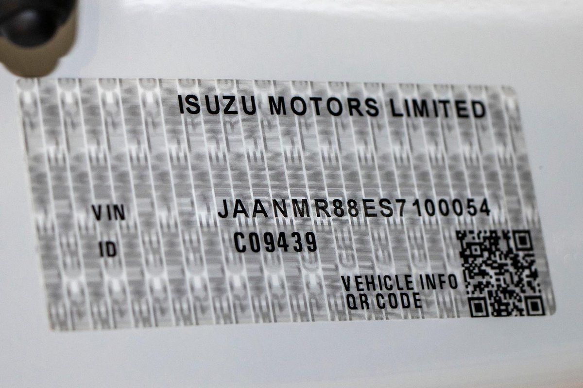 2026 Isuzu N Series NMR 65/45-150 DT D25 Tri-Tipper image 28