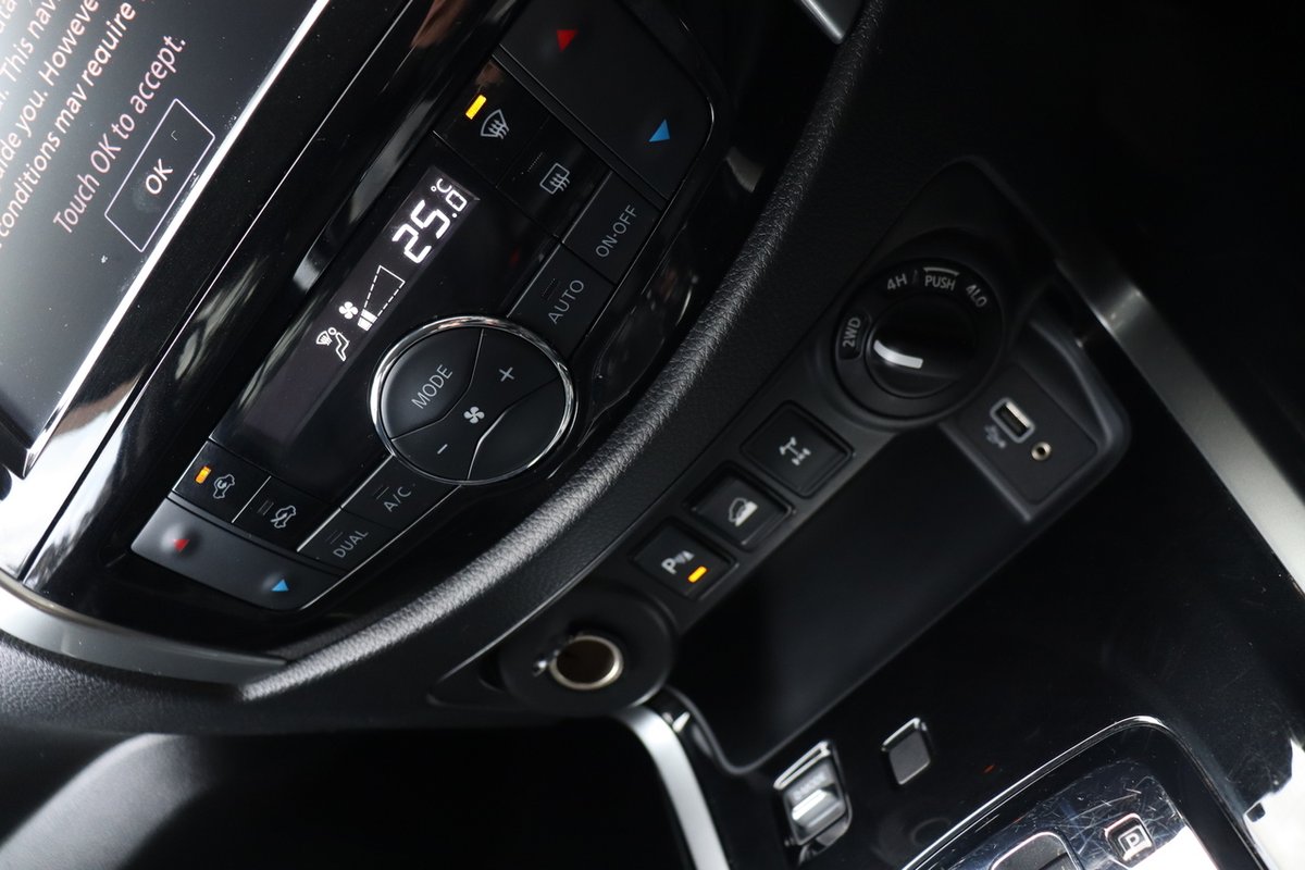 2021 Nissan Navara ST-X (4x4) Leather/NO Sunroof D23 MY21 image 12