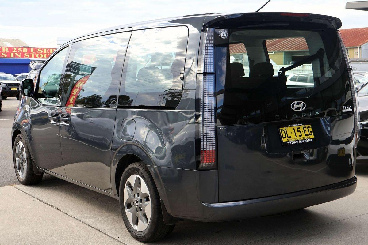 2024 Hyundai STARIA image 7