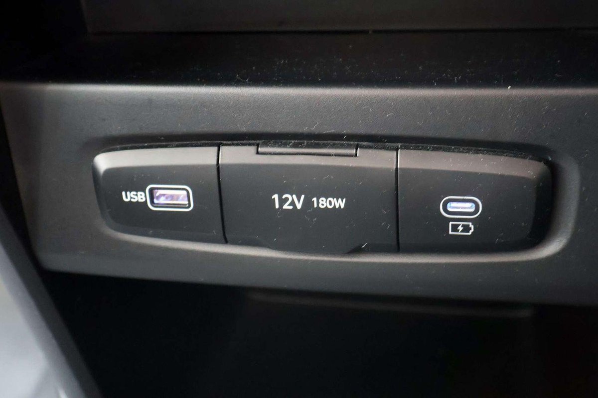 2024 Hyundai STARIA image 14