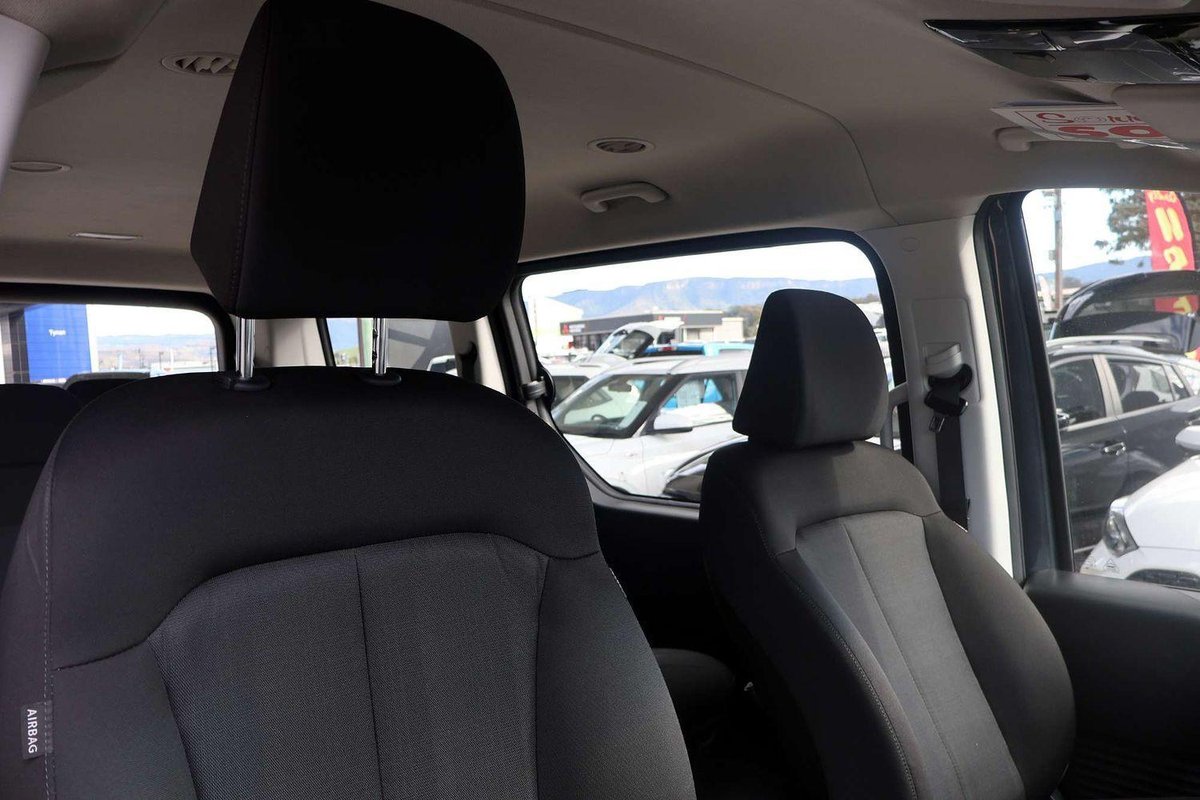2024 Hyundai STARIA image 11