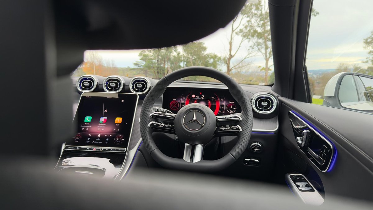 2026 Mercedes-Benz GLC-Class image 17
