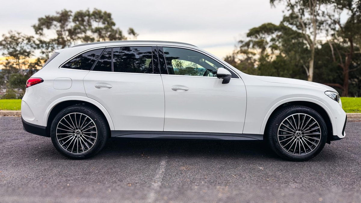 2026 Mercedes-Benz GLC-Class image 7