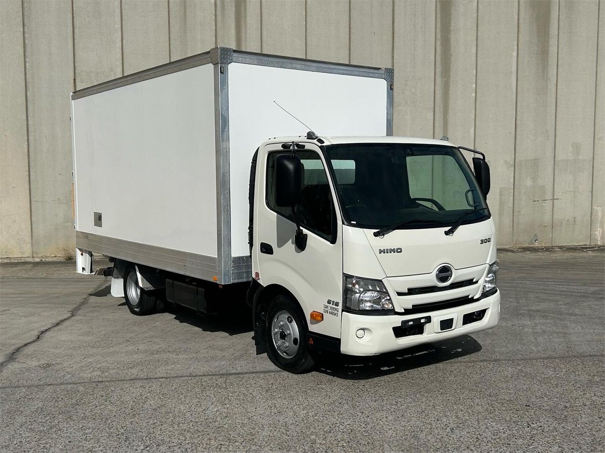 2023 Hino 300 616 image 10