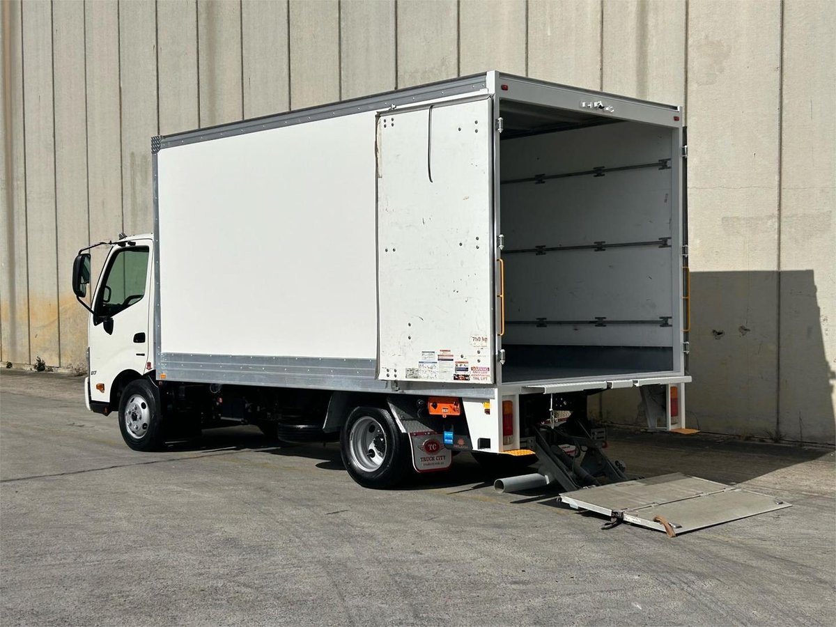 2023 Hino 300 616 image 5