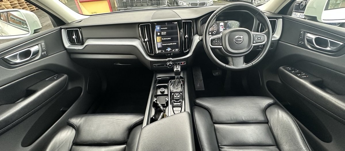 2018 Volvo XC60 D4 Momentum MY19 AWD image 13