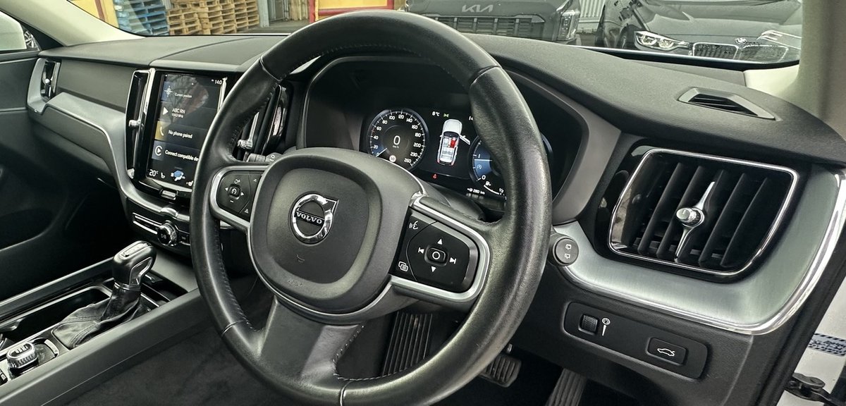 2018 Volvo XC60 D4 Momentum MY19 AWD image 14