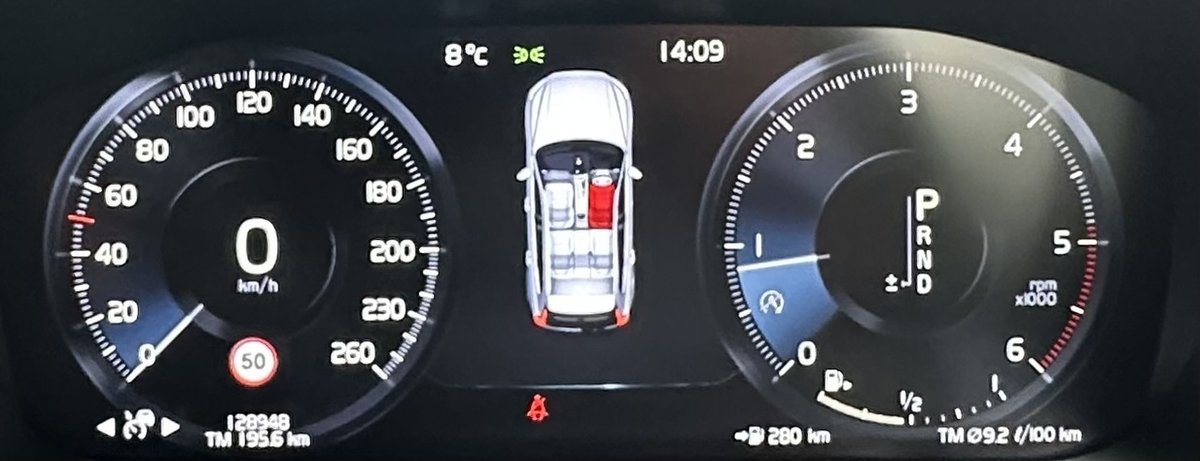 2018 Volvo XC60 D4 Momentum MY19 AWD image 16