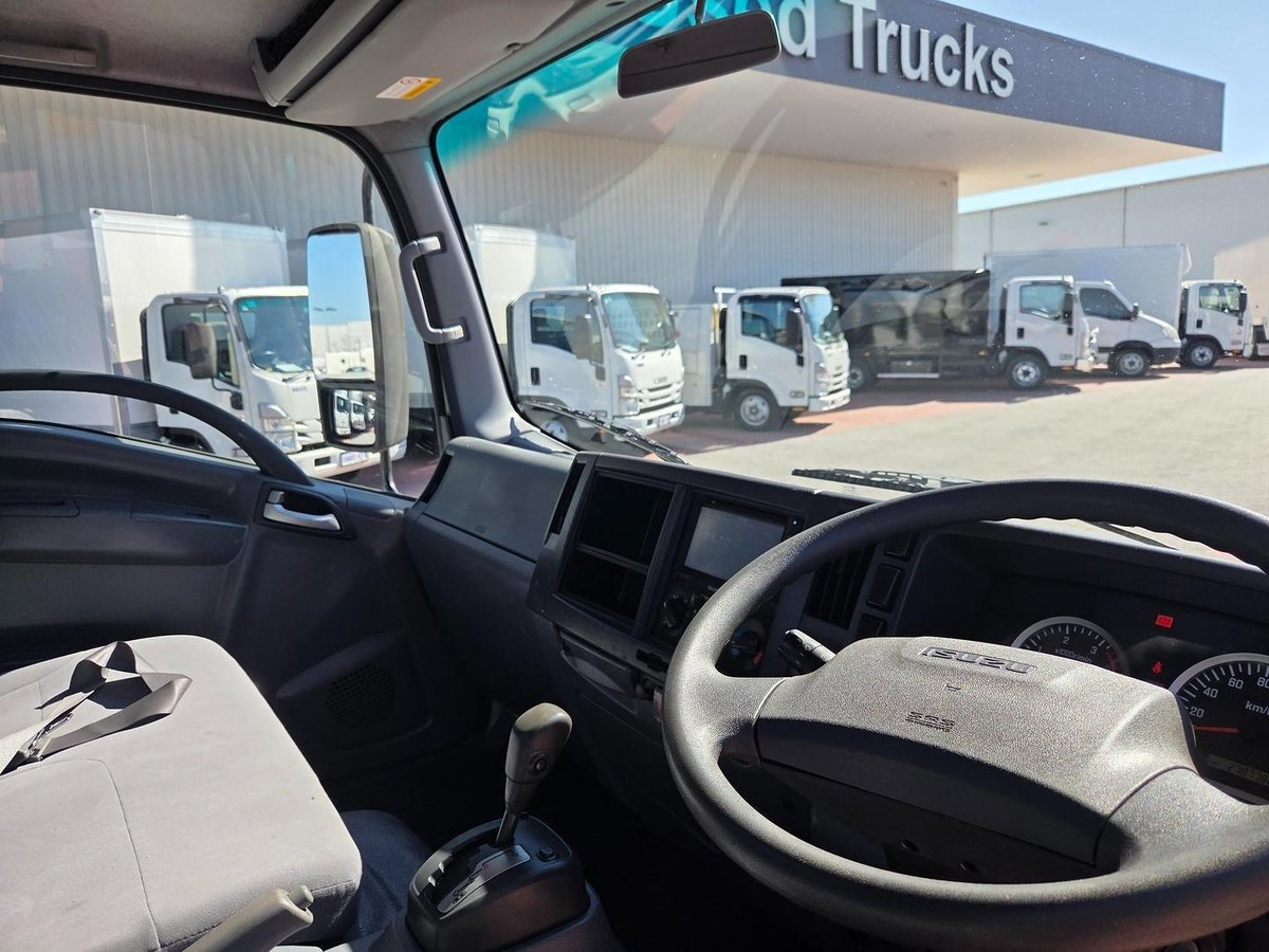 2019 Isuzu Nnr 65-150 Amt 3 Ton Tray image 6