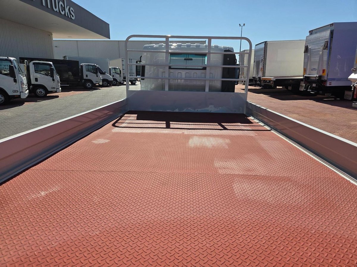 2019 Isuzu Nnr 65-150 Amt 3 Ton Tray image 12