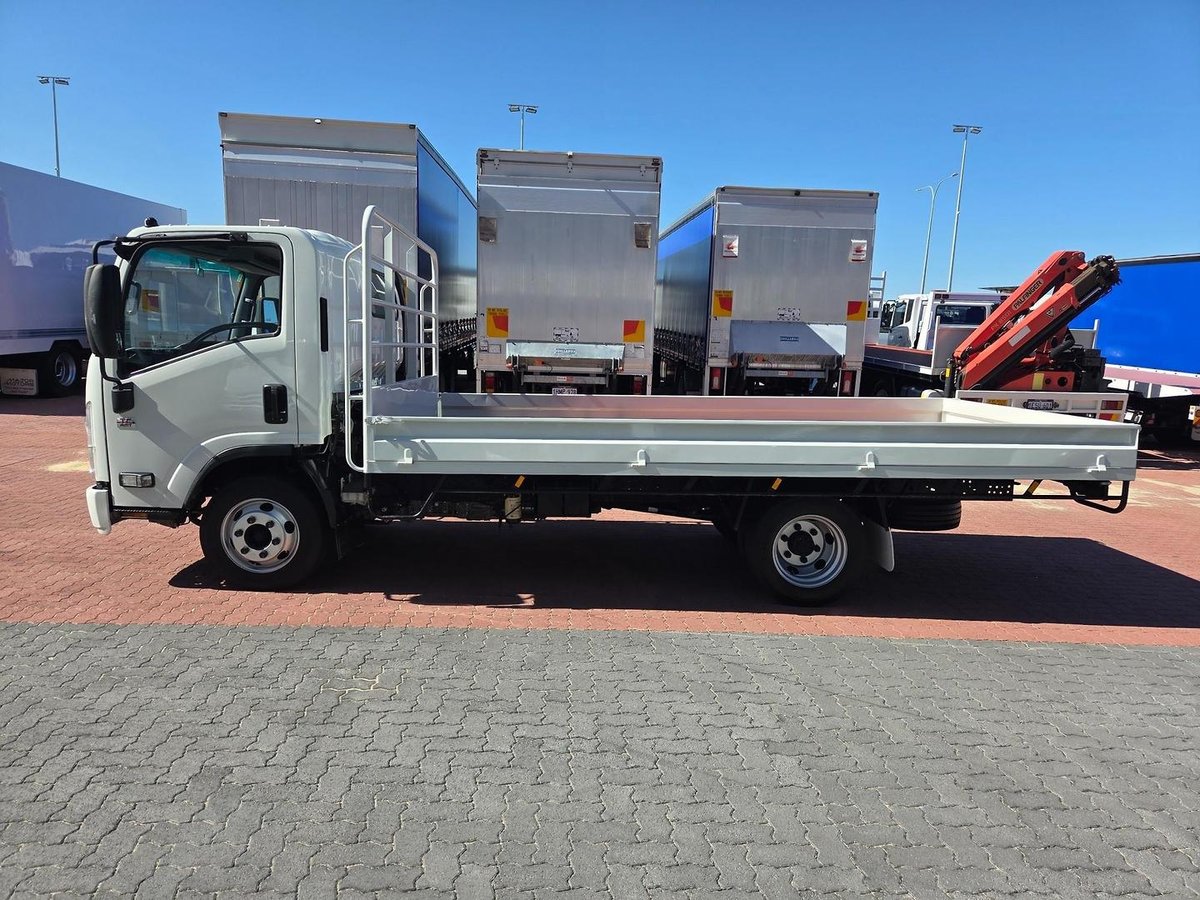 2019 Isuzu Nnr 65-150 Amt 3 Ton Tray image 17